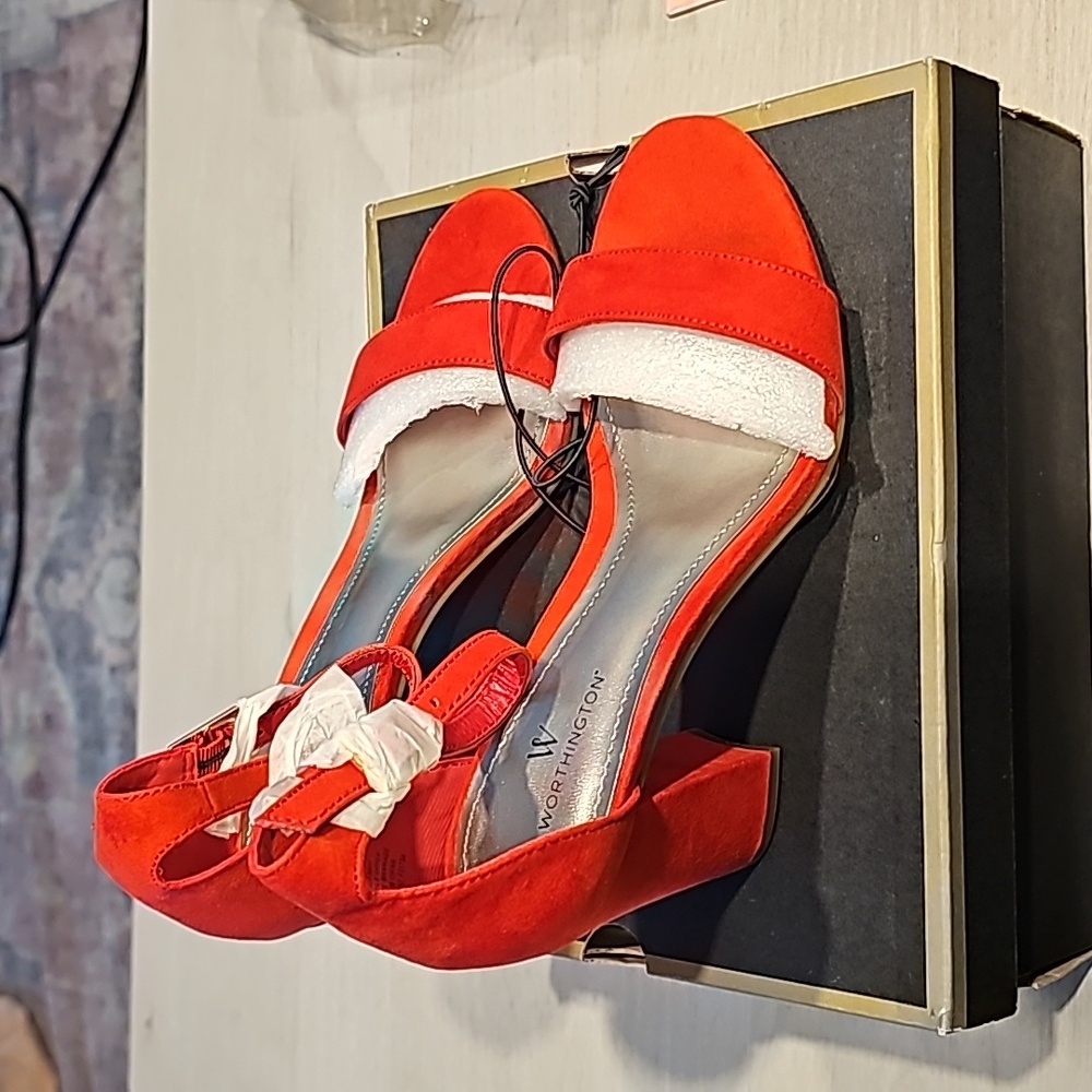 Worthington Red heels 6.5 NWOT